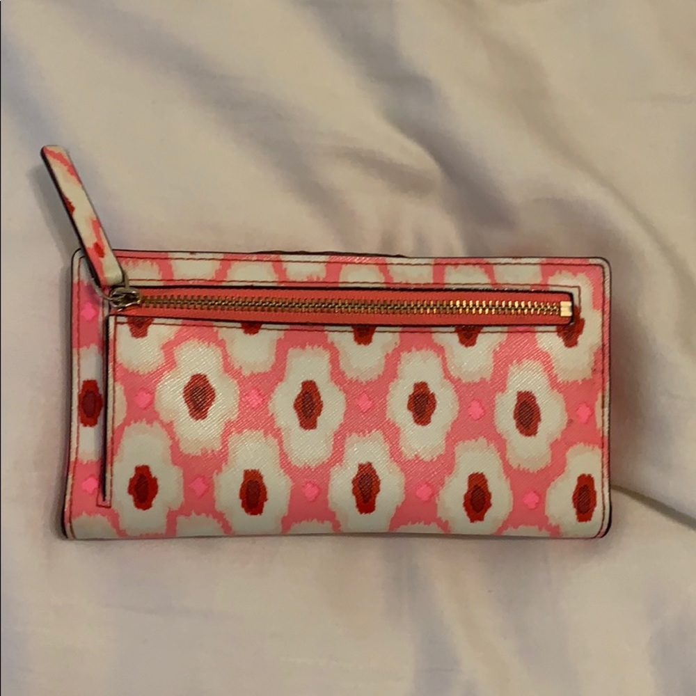 Kate spade wallet, unique pink pattern